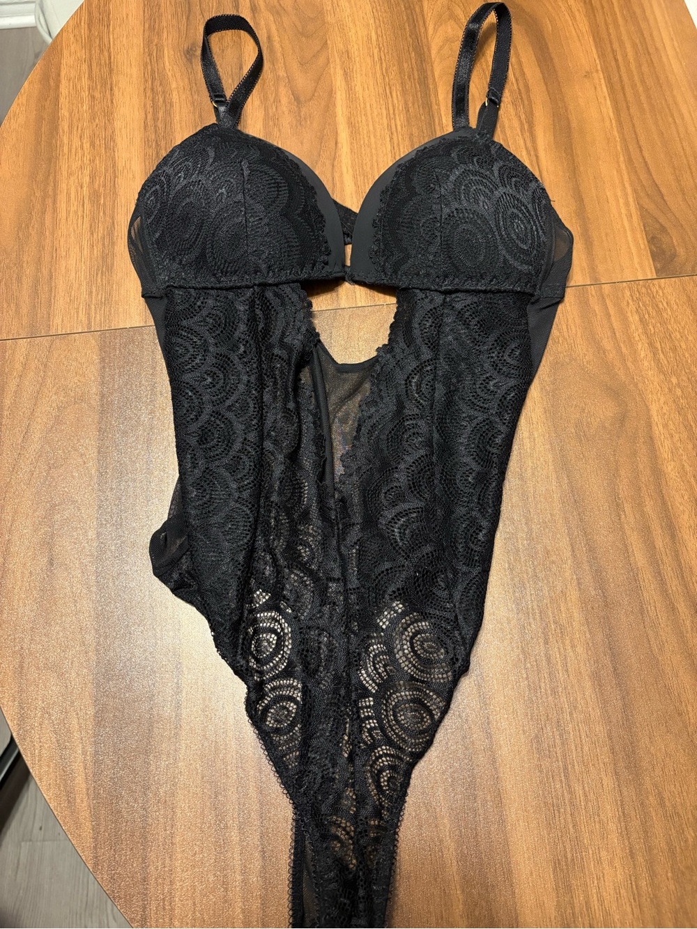 NWOT Frederick's of Hollywood Black Lace Teddy Bodysuit in Size Small